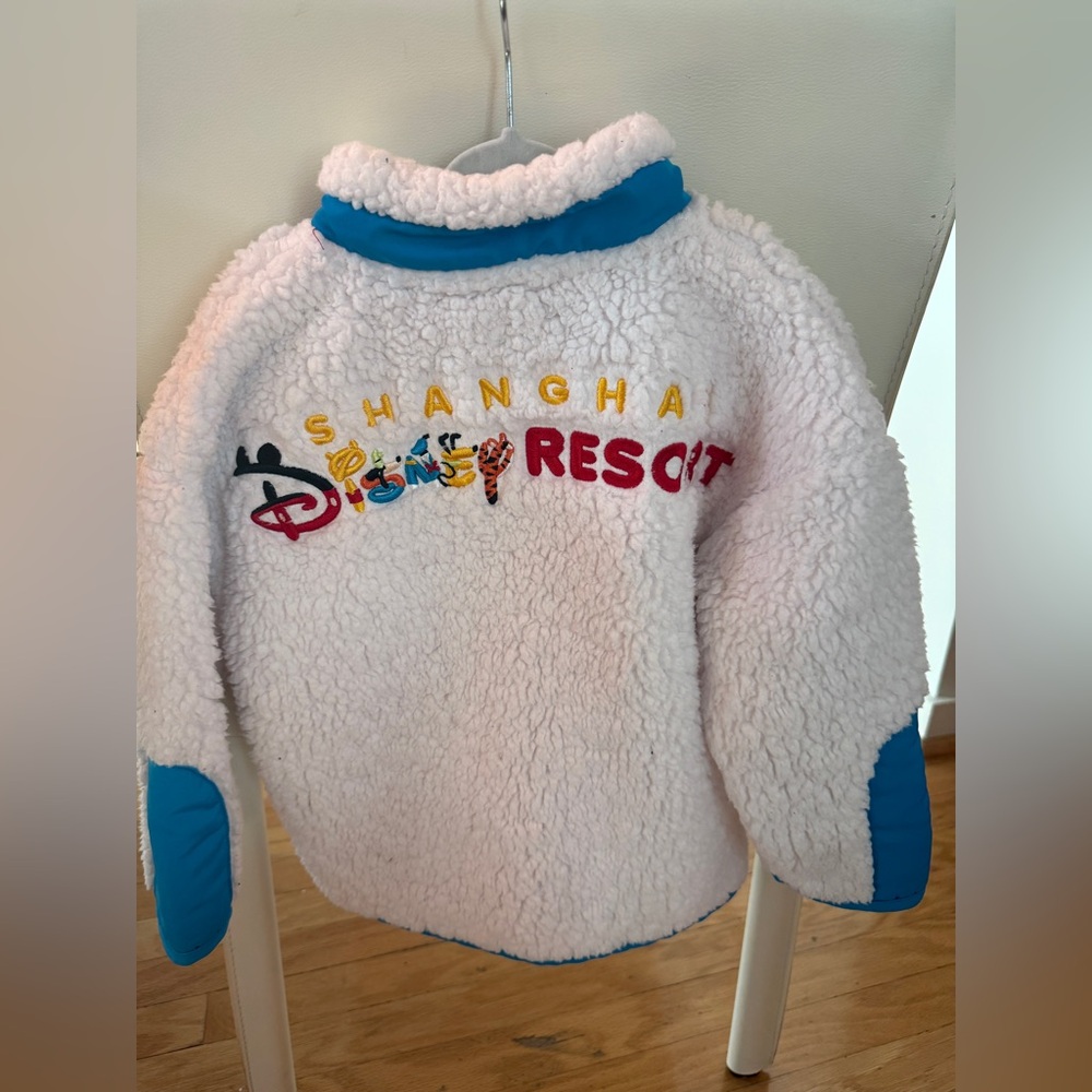 Disney Shanghai kidssherpa winter zippered winter jacket size S